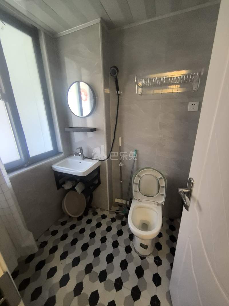 佘北家园木槿苑11220254卫生间图8