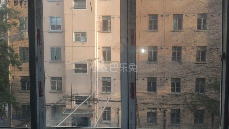 同济大学沪西校区（桃浦西路441弄）11405027卧室窗户图7