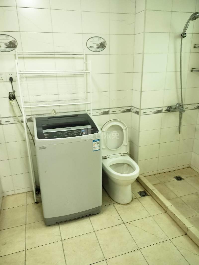 富锦苑11411180卫生间图10