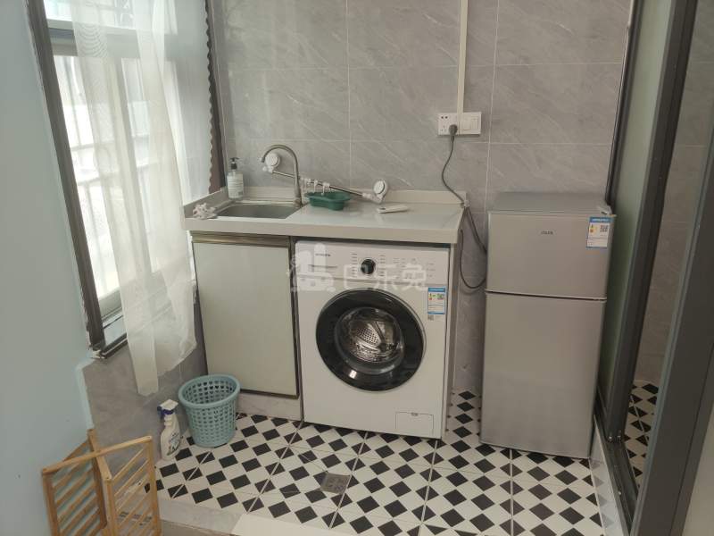 名仕春天11414616厨房图5