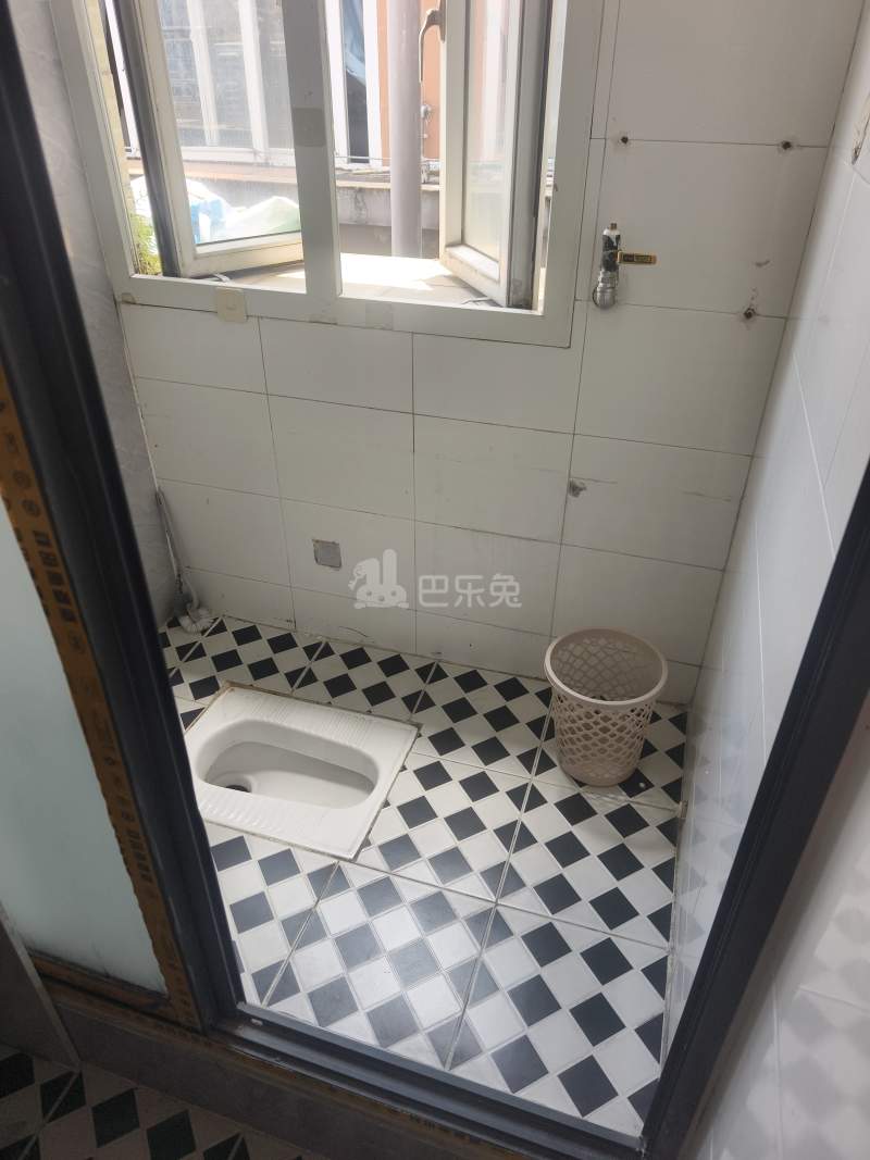 名仕春天11414623卫生间图5