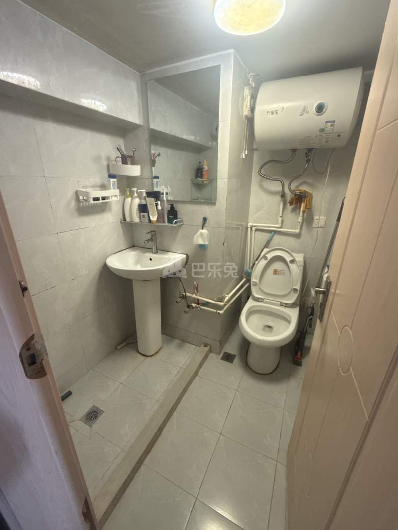 青浦绿地中心柏源晶舍7517407卫生间图5