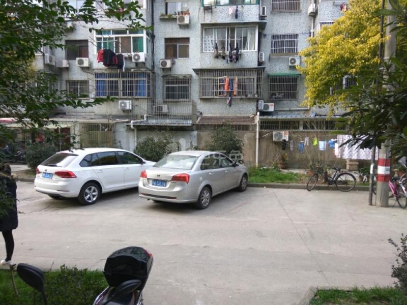 杨泰三村东区18305619周边环境图6