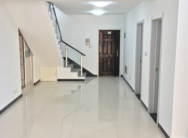 中商万豪中心 3室1厅1卫