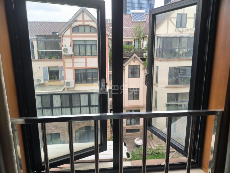 英郡雷丁小城11663279卧室窗户图5