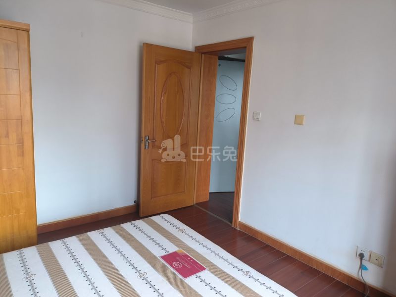 英郡雷丁小城11663279卧室图3