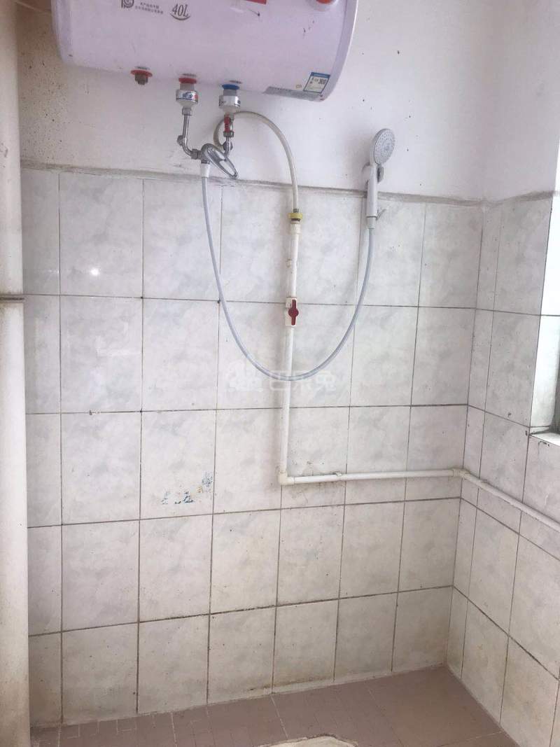 Q城公寓1169341卫生间图8