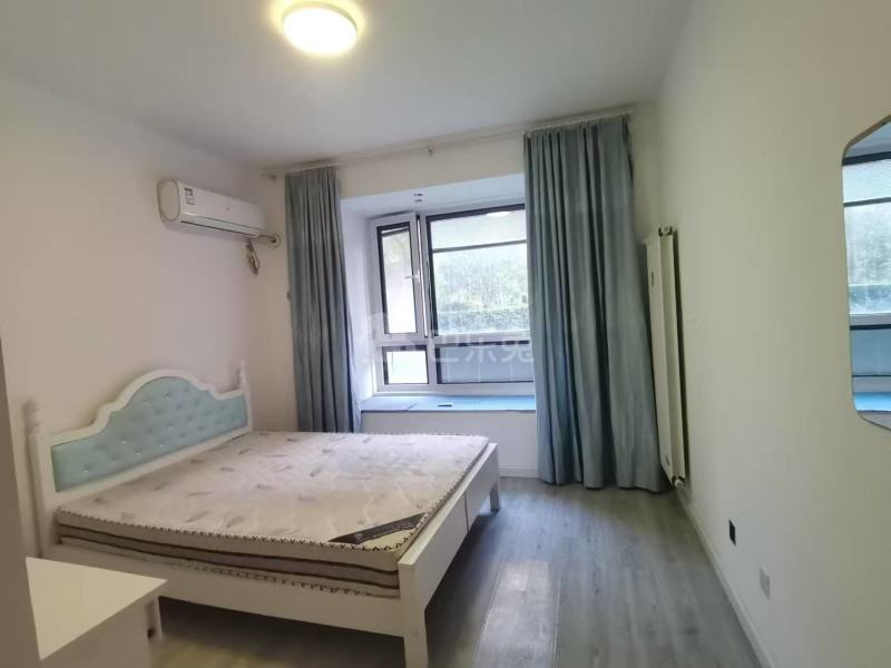 紫艺华府11715794卧室图1