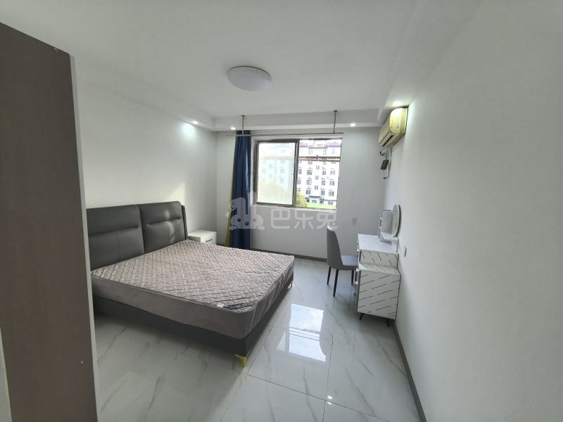 新青浦花苑一区11721865卧室图0