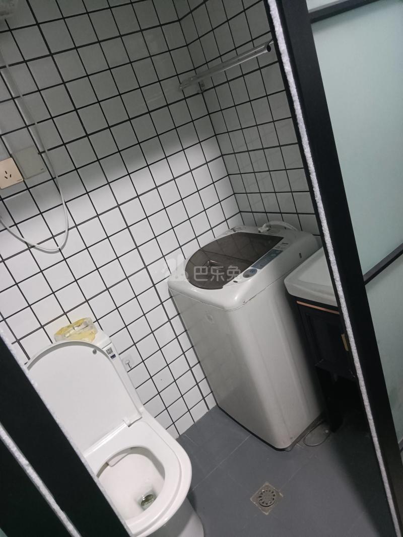 萧然西路581号11722070卫生间图5