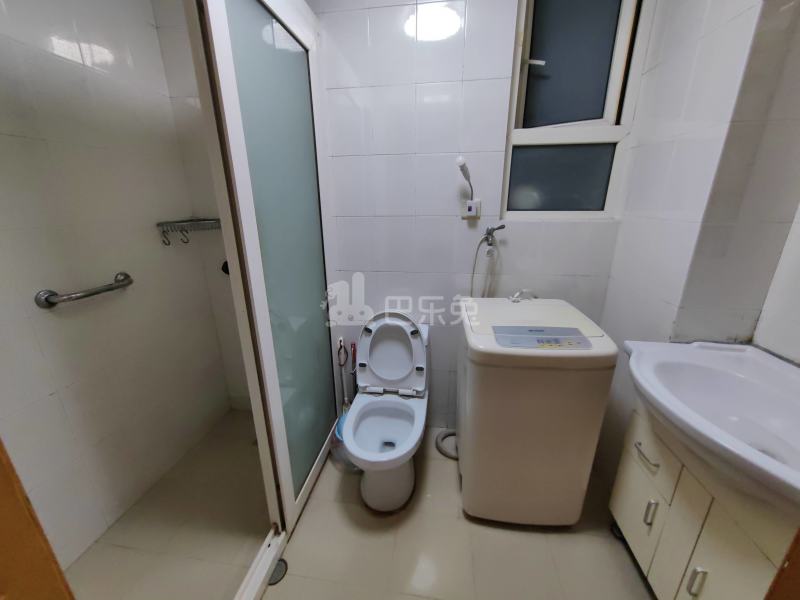 华东花苑（罗城路651弄）11733532卫生间图7