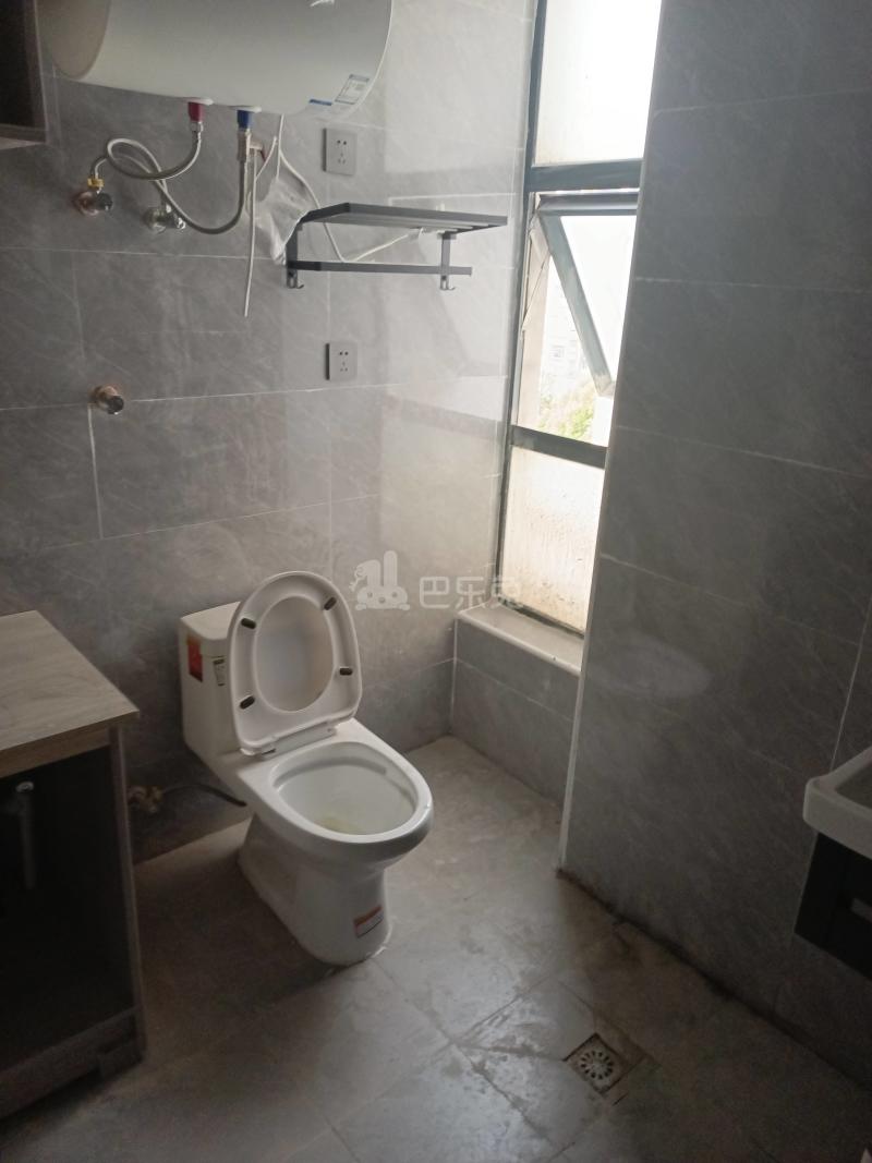 水清年华花园11837855卫生间图5