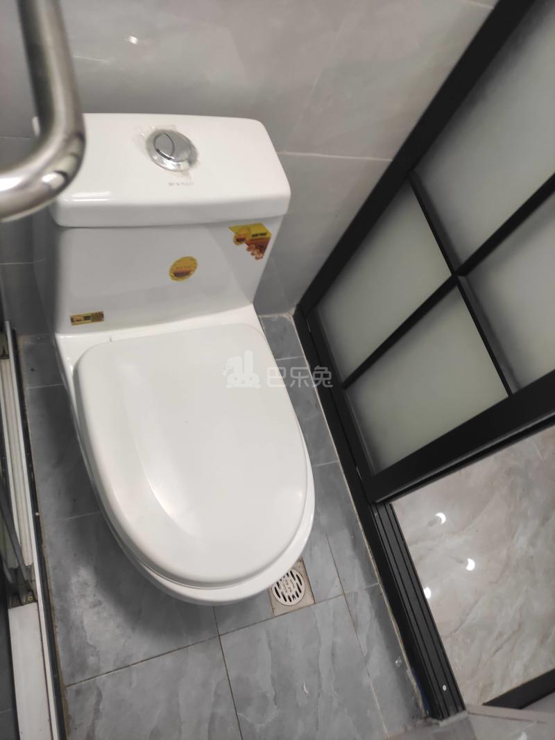 海桐小区11851630卫生间图8