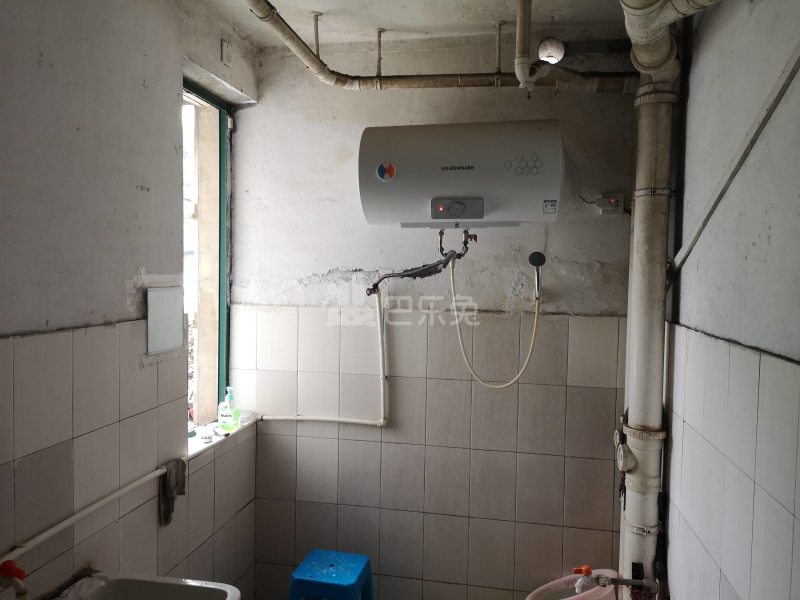 润江花苑3082696卫生间图12