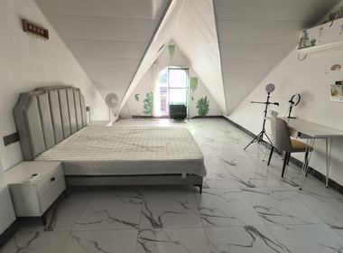 英雄村（民房） 