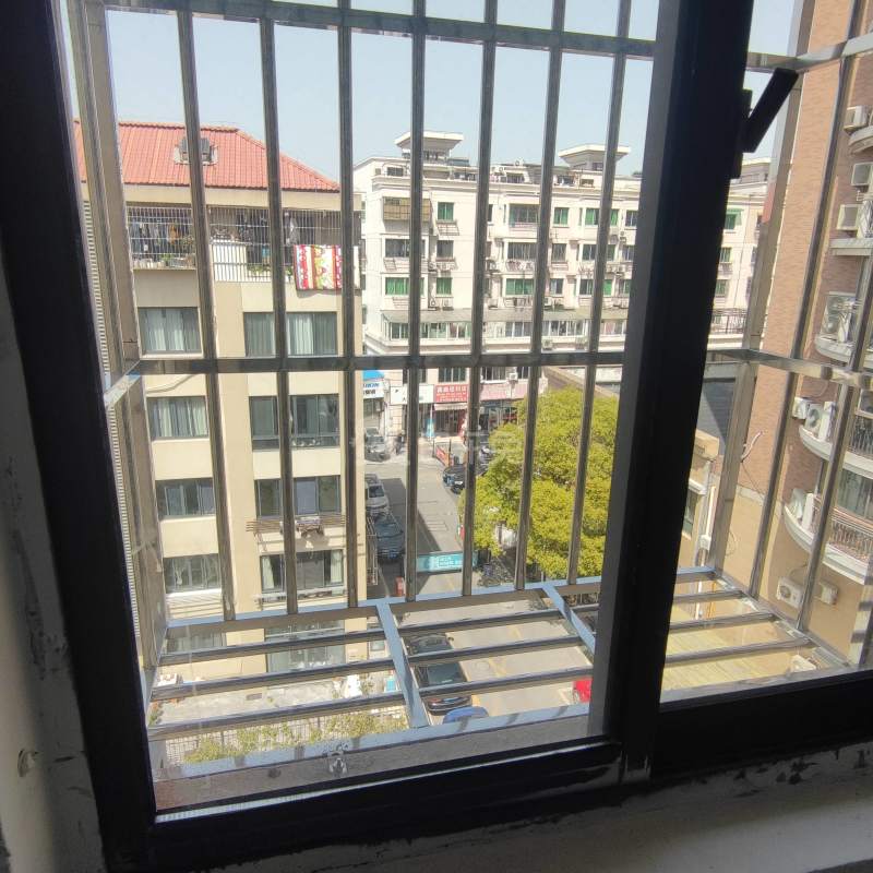 中园小区（周浦）11910739卧室窗户图14