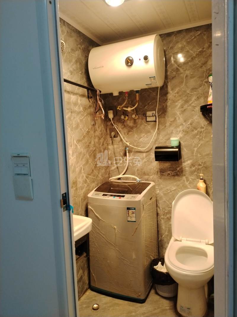 汤巷馨村北区1193853卫生间图7