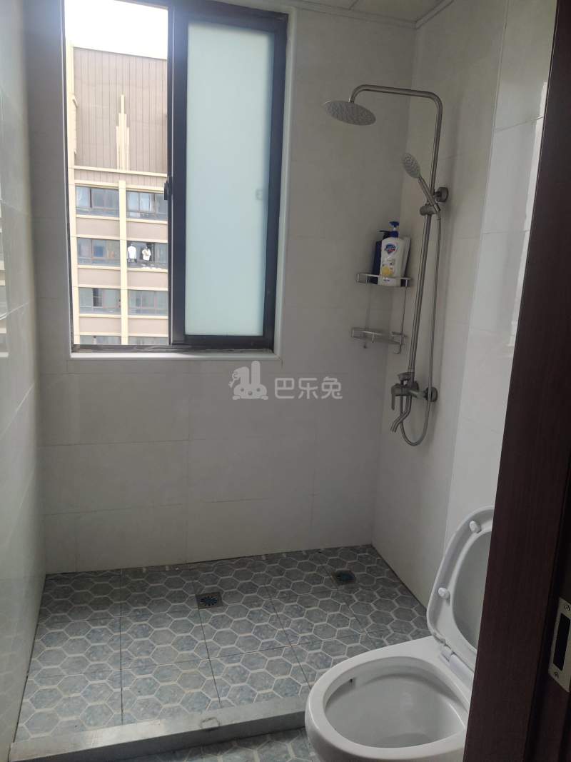 海港新苑11952394卫生间图6