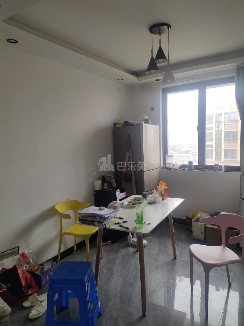 海港新苑11952394客厅图4