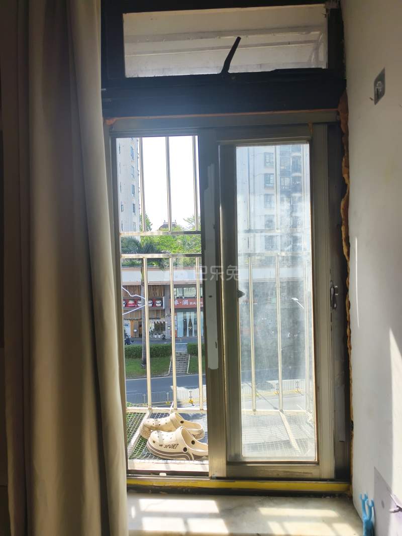 海湾花园1195296卧室窗户图9