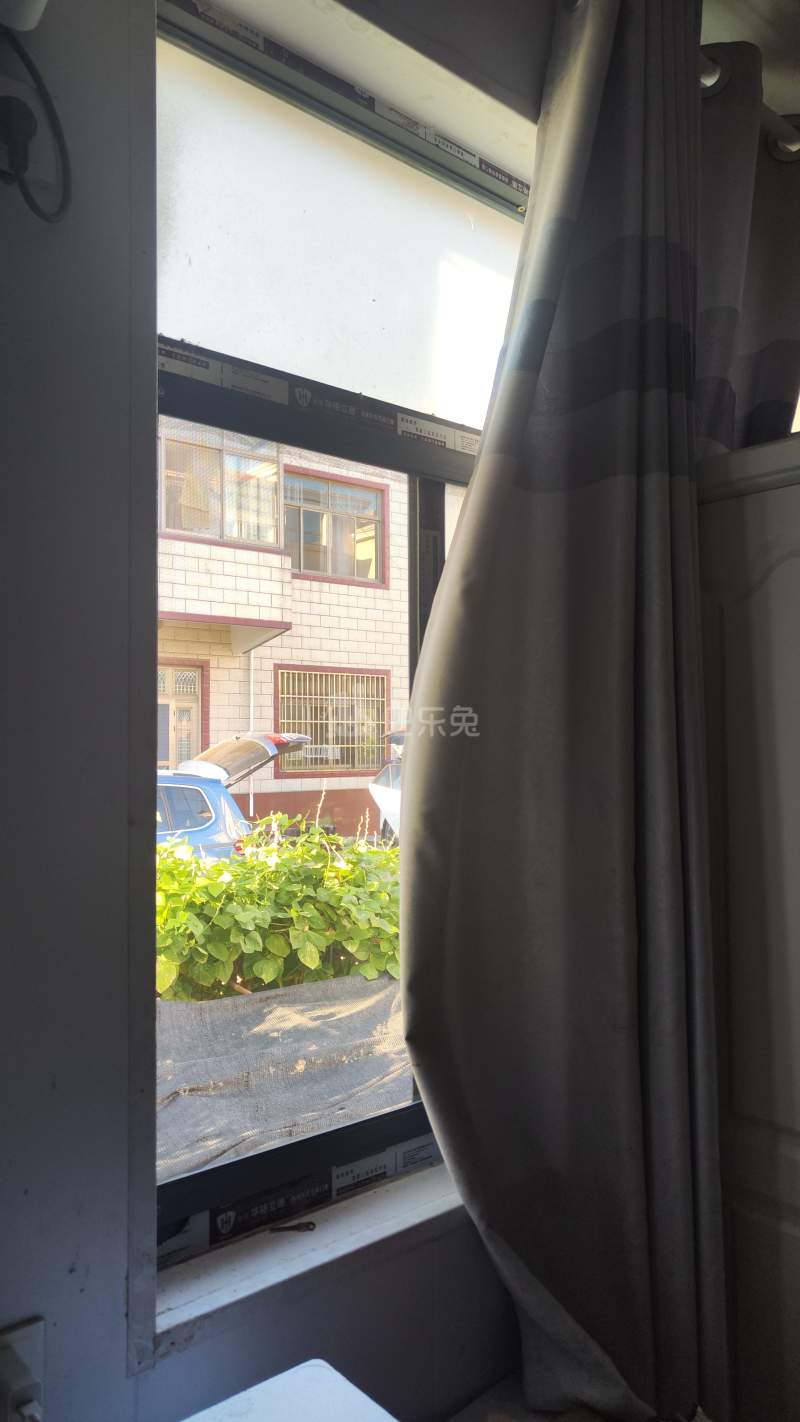 光辉村曙光11967665卧室窗户图8