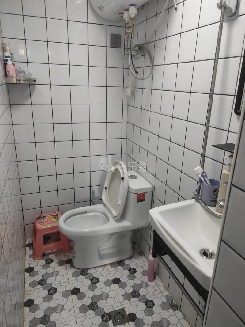 中冶尚园11978871卫生间图10