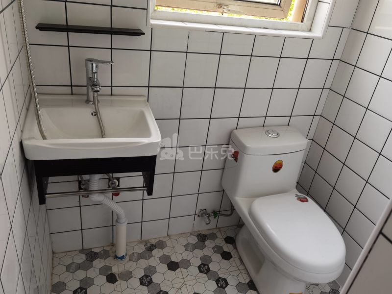 中冶尚园11978871卫生间图13