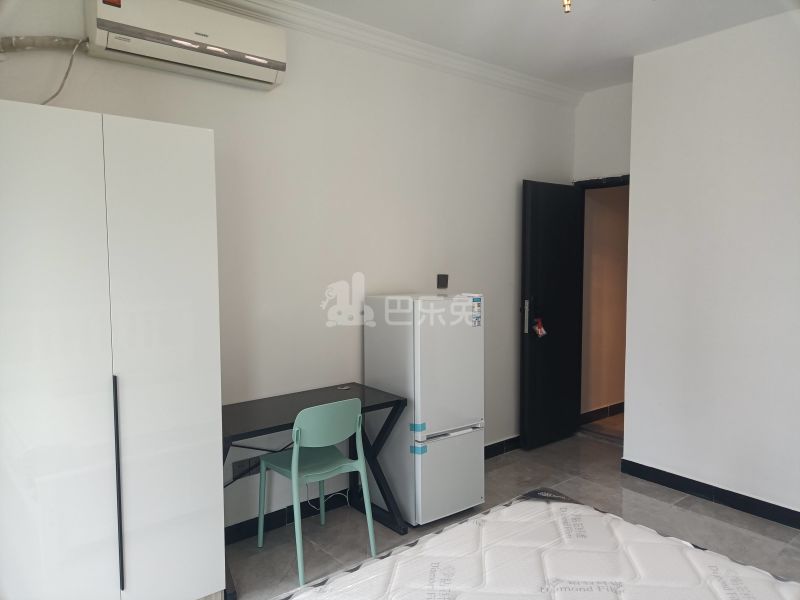 阳光花城12093048卧室图4