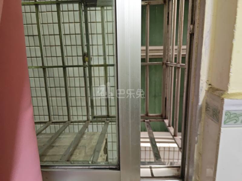 南山村12105537卧室窗户图6