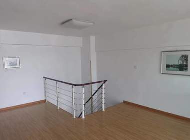 中央金地广场 3室0厅0卫