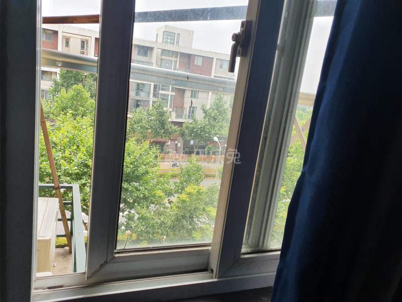 骏苑2期12124727卧室窗户图7