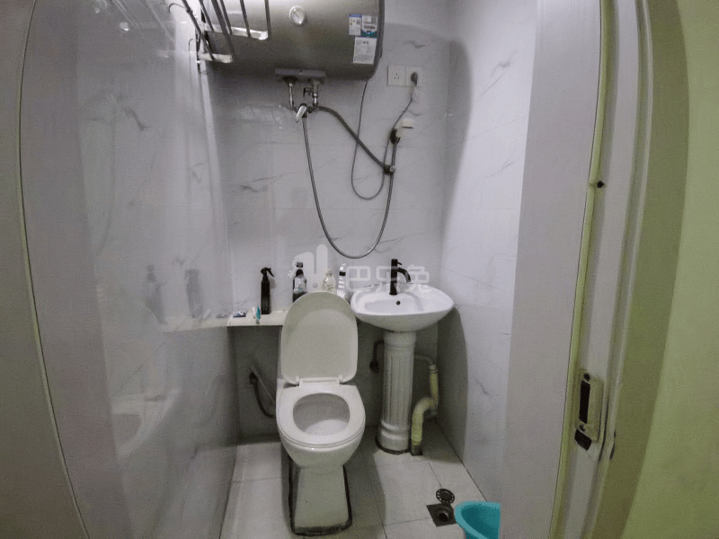 中山中路218弄（公寓）12132308卫生间图4