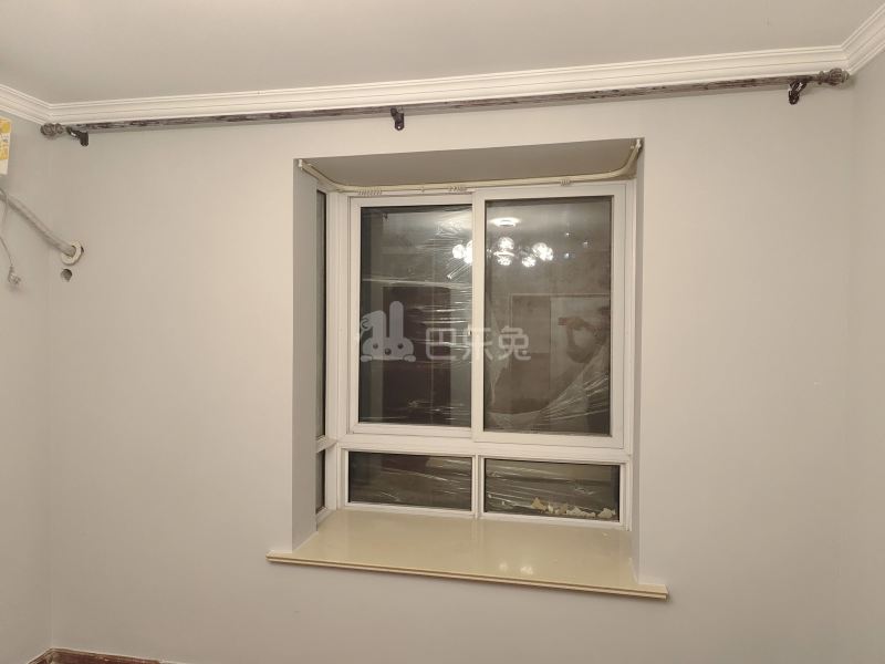 鑫峰苑12138474卧室窗户图7