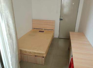 向南商业街4号 1室0厅1卫