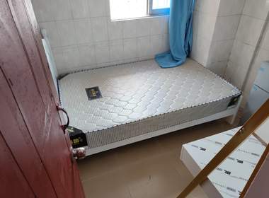 登良花园 1室0厅1卫