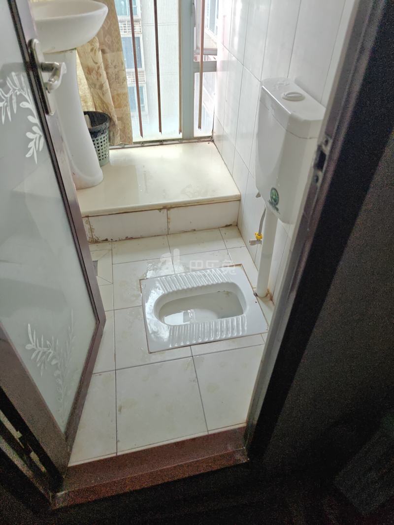 现代城华庭1224066卫生间图10