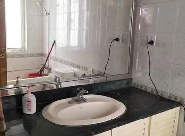 厚载巷19号小区 2室2厅1卫