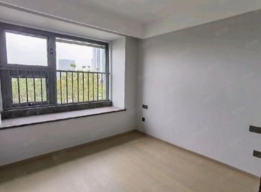 江畔月明府 3室2厅1卫