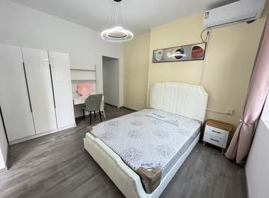 百家湖西花园伦敦城 1室1厅1卫