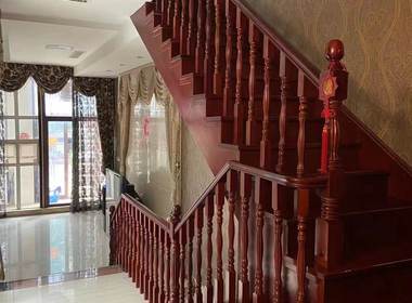 秦淮绿洲东区 4室3厅3卫