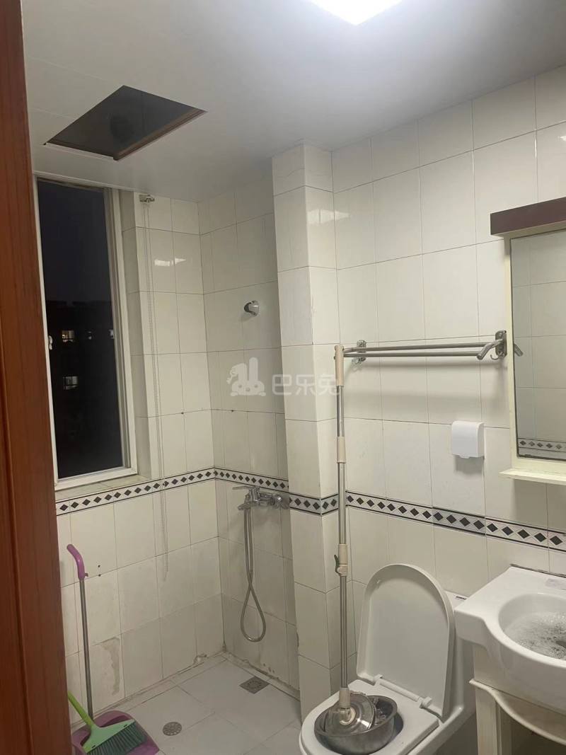 谭桥公寓南院12393821周边环境图1