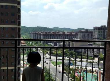 金地湖城艺境 3室2厅1卫