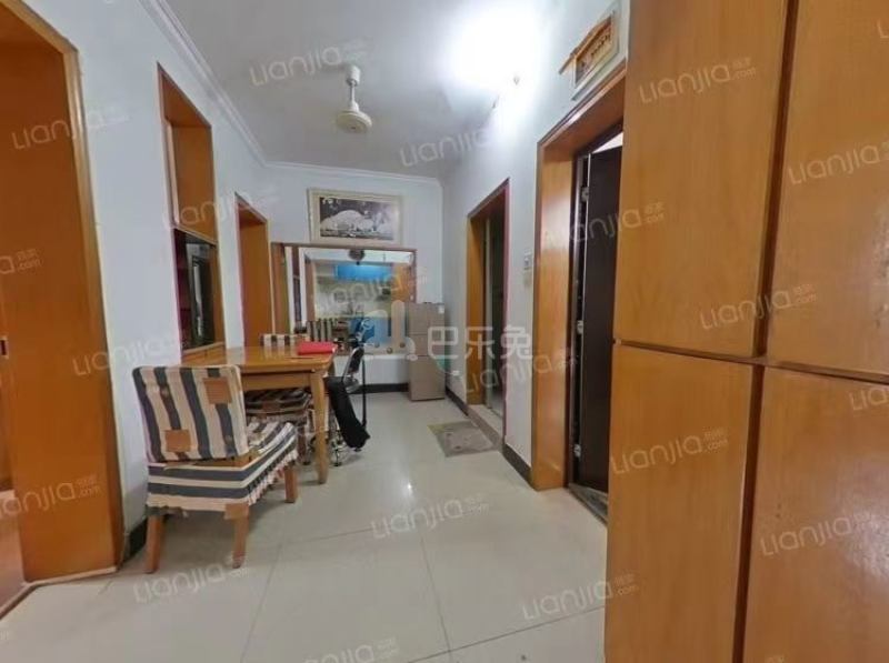 鸡鸣山庄12444736周边环境图0