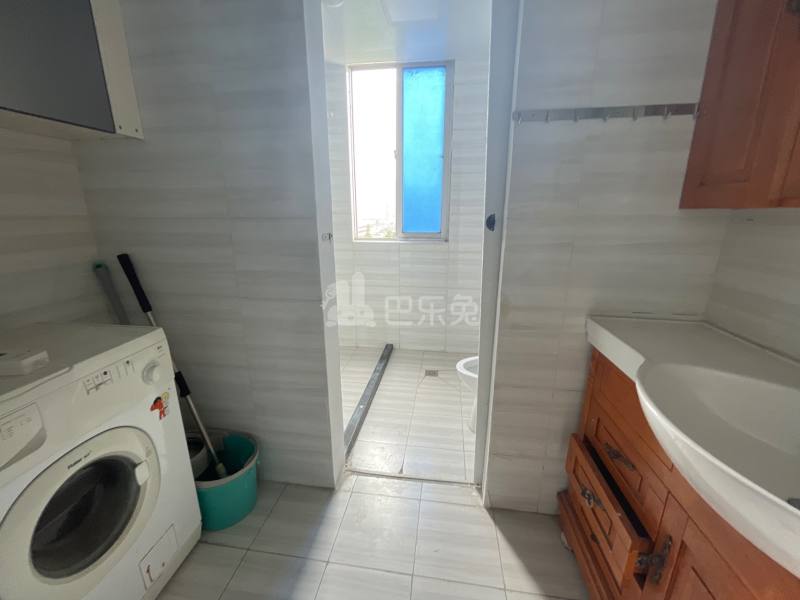 新电小区12475825卫生间图18