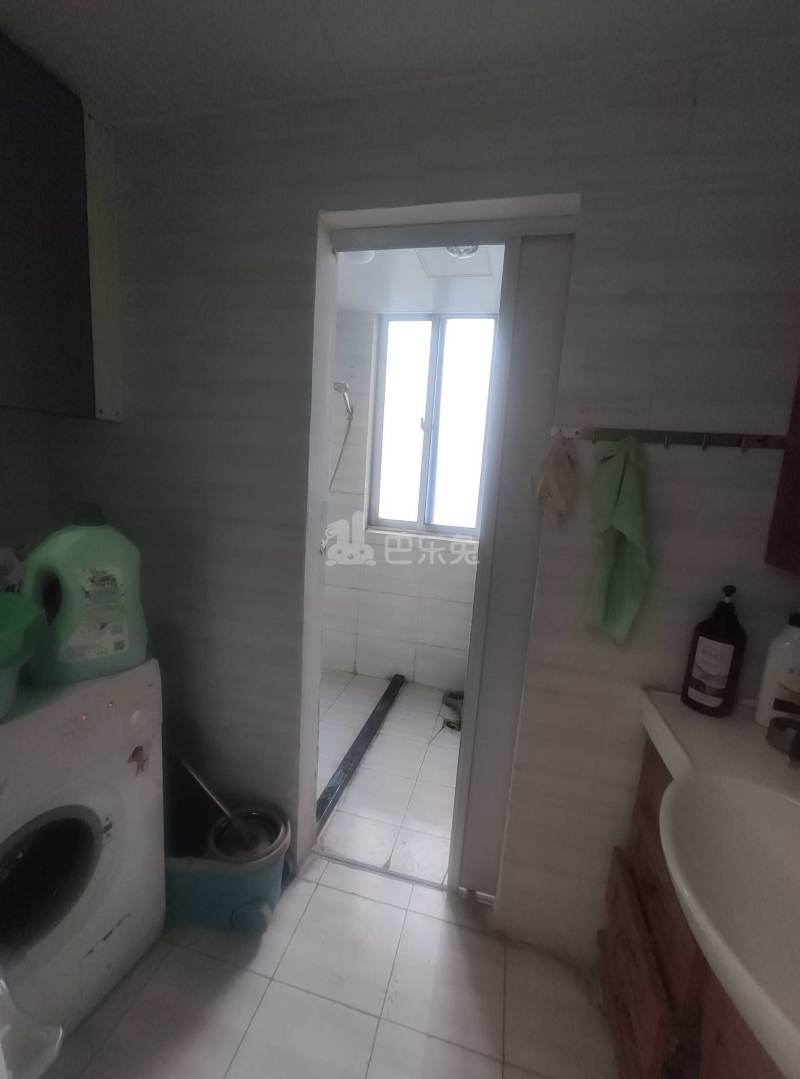 新电小区12475825卫生间图13