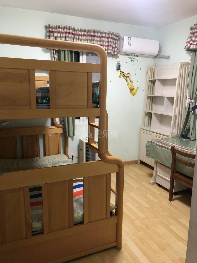 凤凰三村12484549周边环境图0