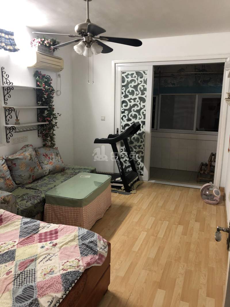 凤凰三村12484549周边环境图3