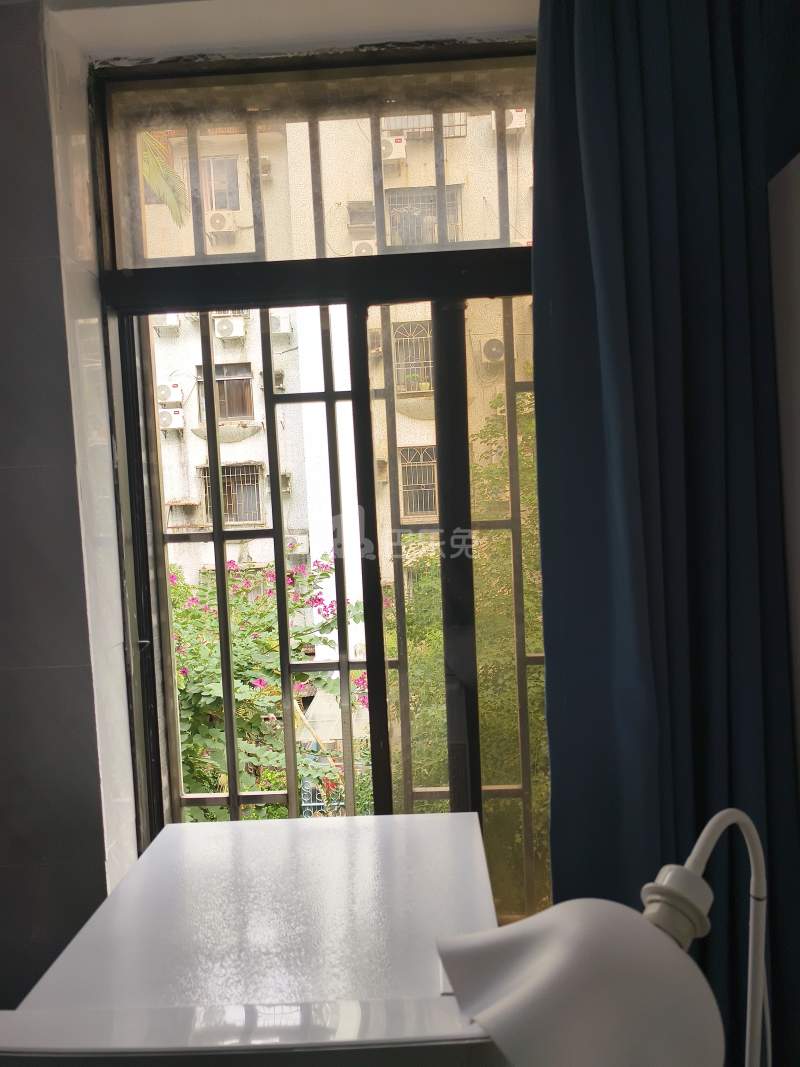 海湾花园12492676卧室窗户图10