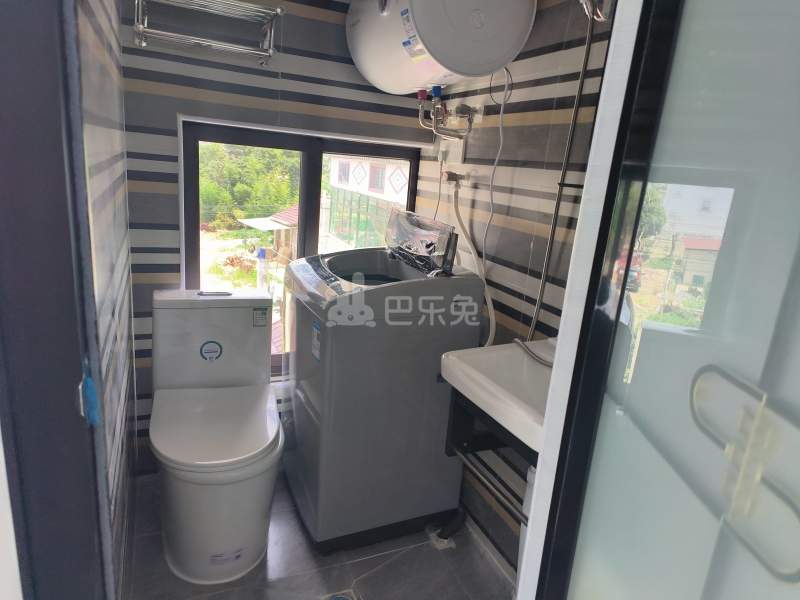 新场仁义村1031号12552490卫生间图6