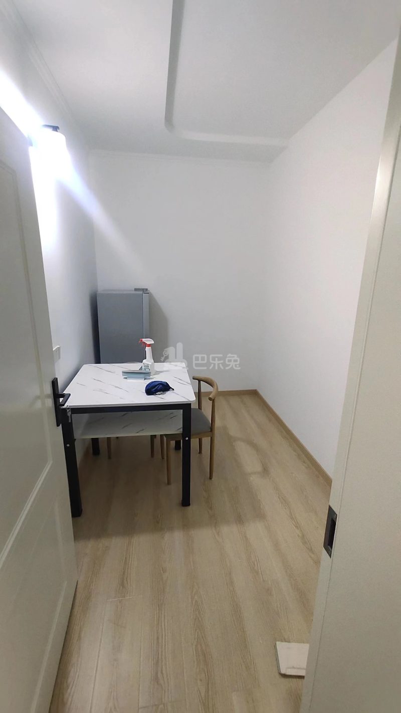 鸡鸣山庄12556626周边环境图3